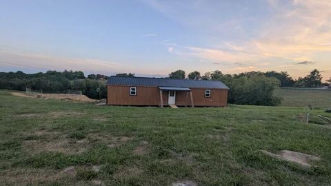 Photo of 860 Central Pike, Harrodsburg, KY 40330 (MLS # 25503159)