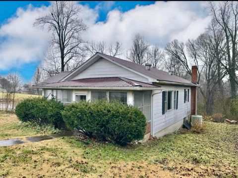 117 W Williamsburg St, Whitley City, KY 42653 - #: 24000019