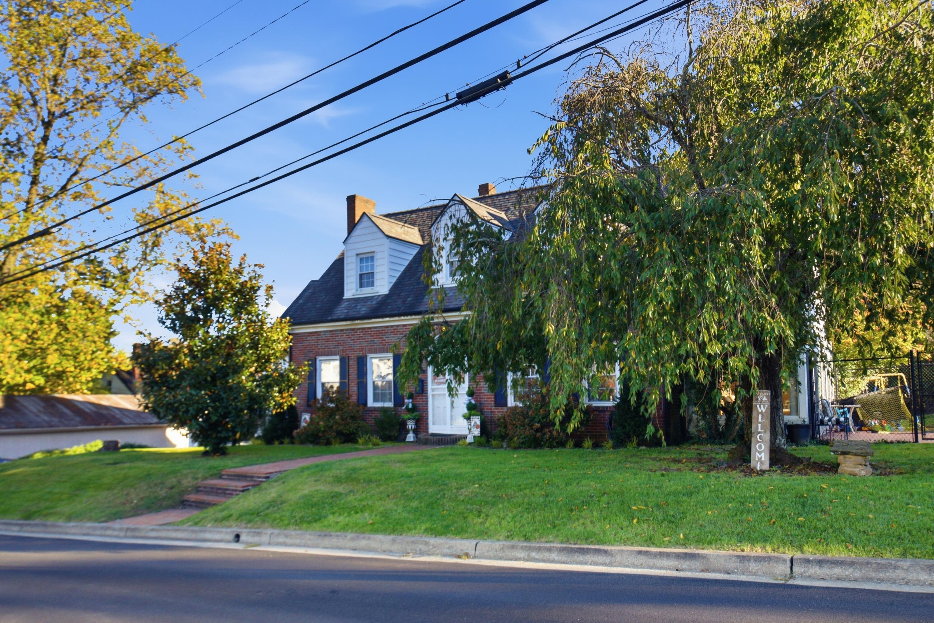 8 Winn Street