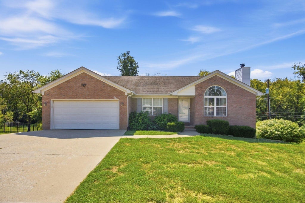Photo of 312 W Ridge Drive, Nicholasville, KY 40356 (MLS # 26025623)