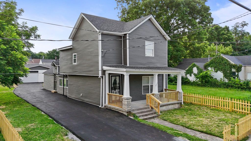 Photo of 275 E Fourth Street, Lexington, KY 40508 (MLS # 25505305)