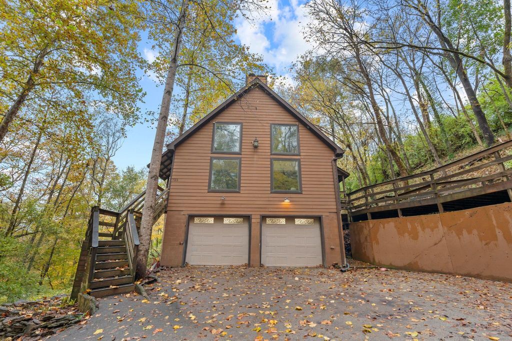 Photo of 730 Valley Drive, Richmond, KY 40475 (MLS # 25505051)