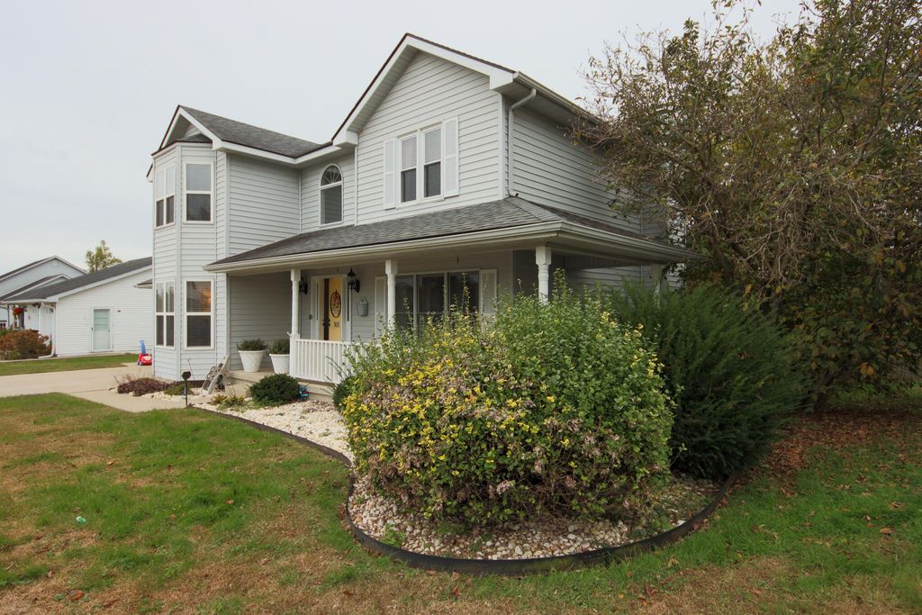 Photo of 300 Calmes Boulevard, Winchester, KY 40391 (MLS # 25504889)