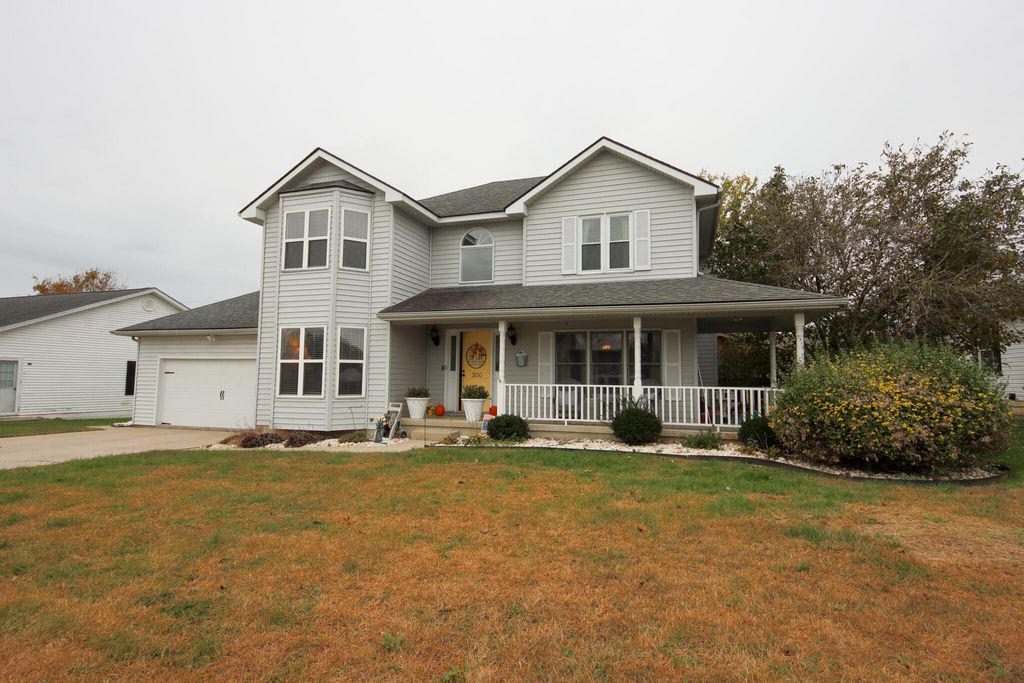 Photo of 300 Calmes Boulevard, Winchester, KY 40391 (MLS # 25504889)