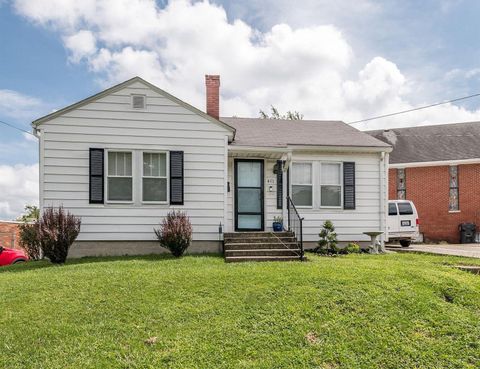 Photo of 411 N 3rd Street, Richmond, KY 40475 (MLS # 25009783)