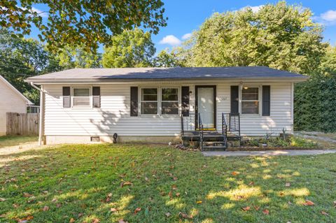 Photo of 167 Beverly Avenue, Lexington, KY 40505 (MLS # 25500415)