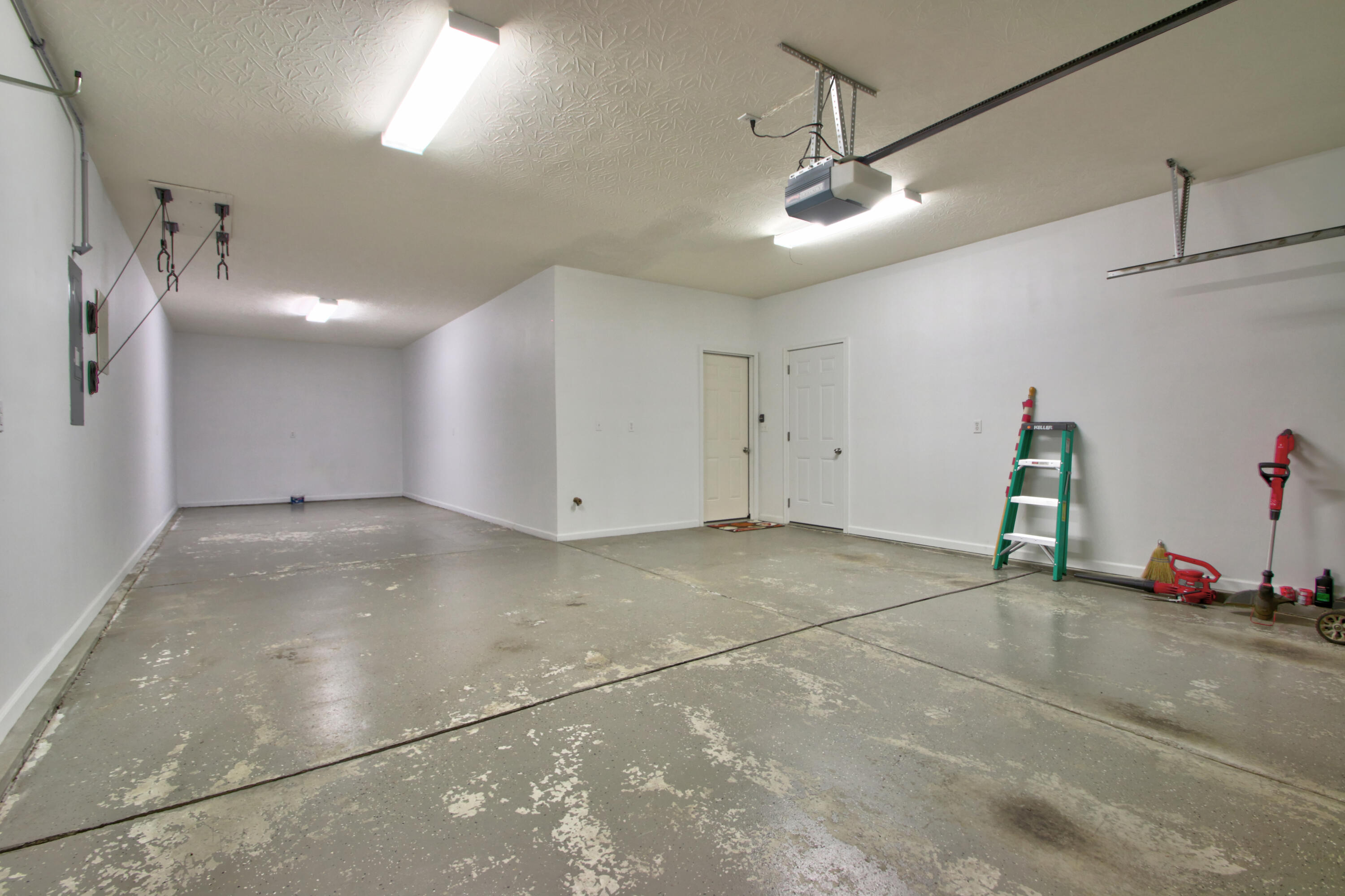 Lexington, Kentucky 40509, United States, 4 Bedrooms Bedrooms, ,3 BathroomsBathrooms,Residential,Active,166625