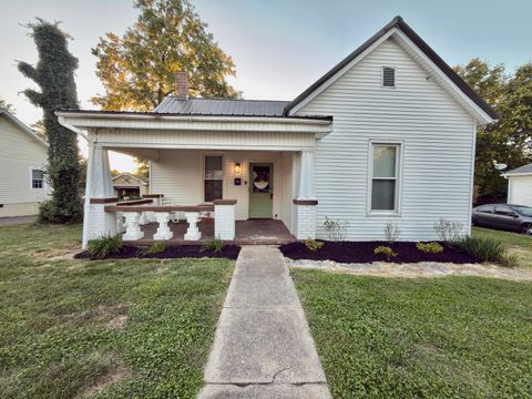 Photo of 103 N 4TH Street, Nicholasville, KY 40356 (MLS # 25504000)