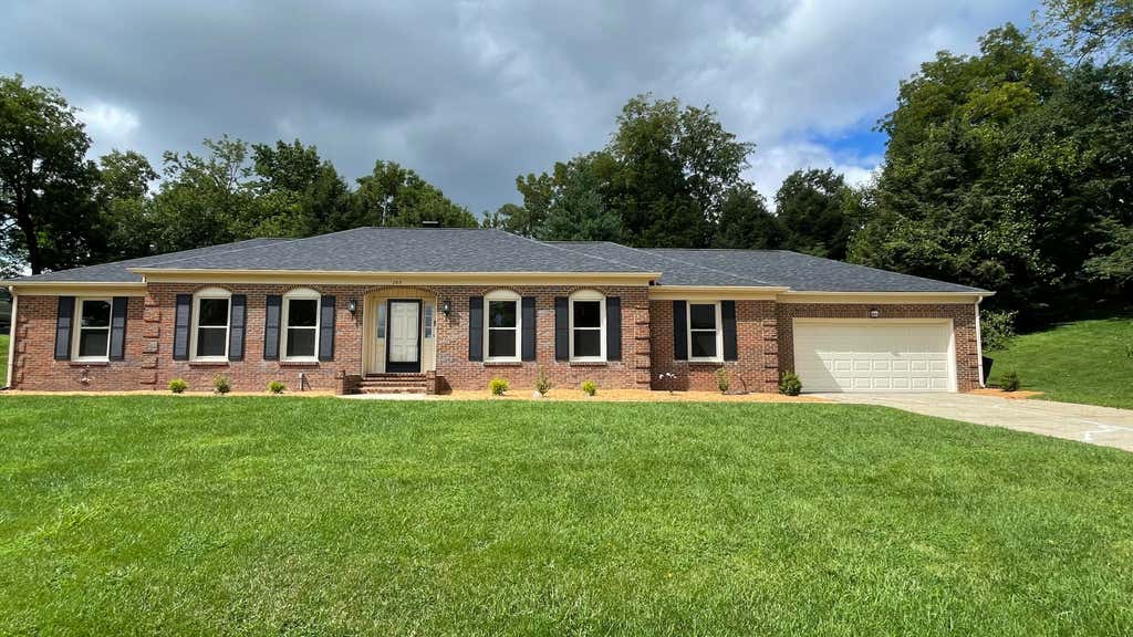 Photo of 208 Eastover Drive, Frankfort, KY 40601 (MLS # 26020801)