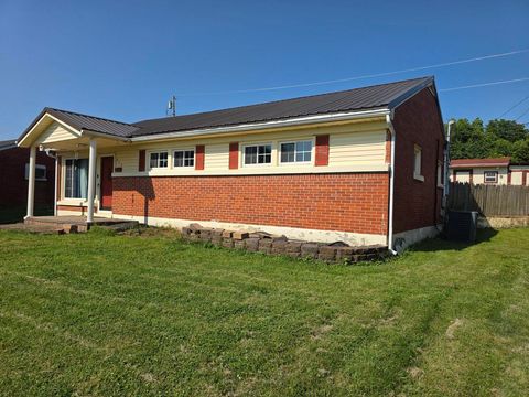 Photo of 417 Creekview Drive, Paris, KY 40361 (MLS # 25018799)