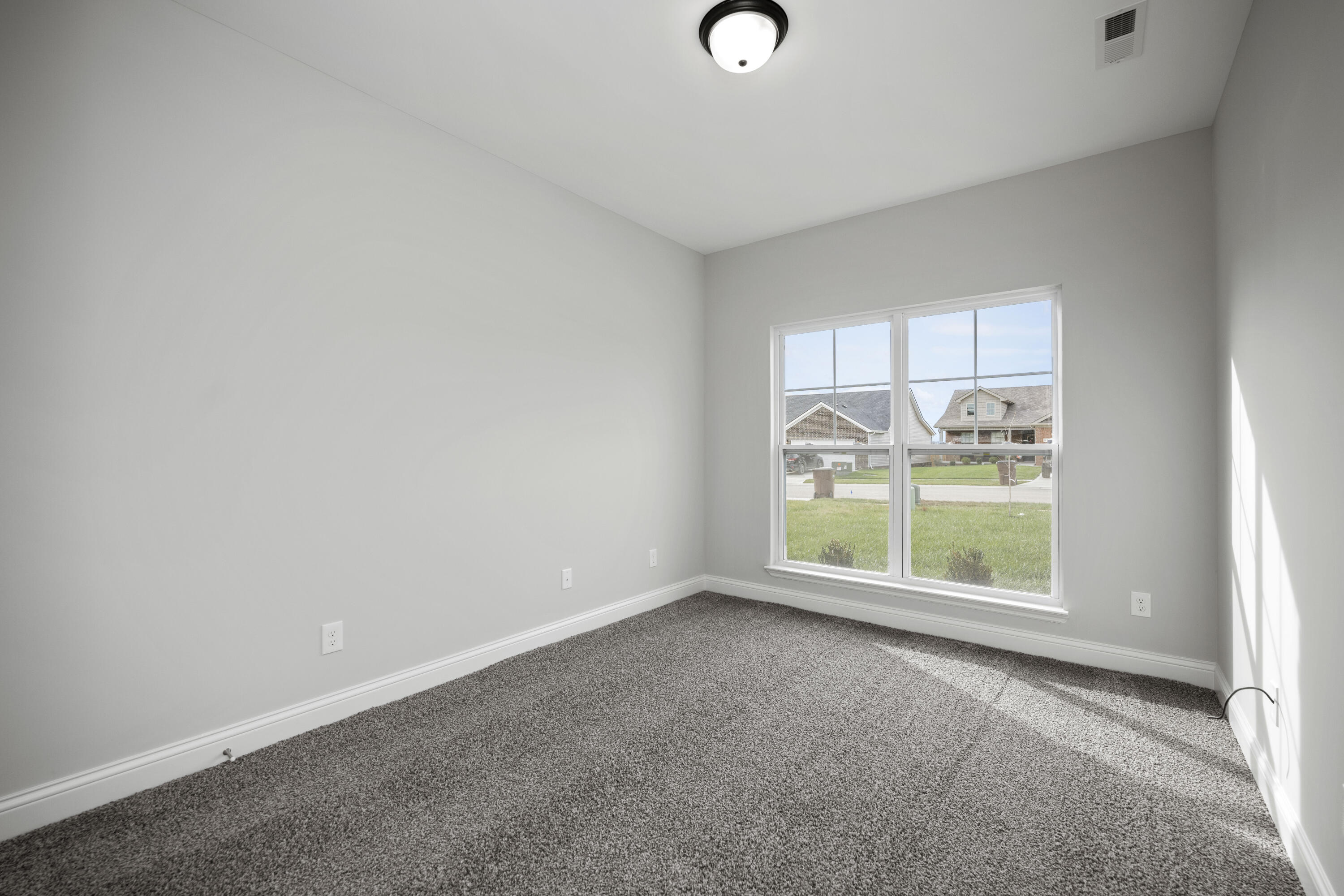 Richmond, Kentucky 40475, United States, 3 Bedrooms Bedrooms, ,2 BathroomsBathrooms,Residential,Pending,172694