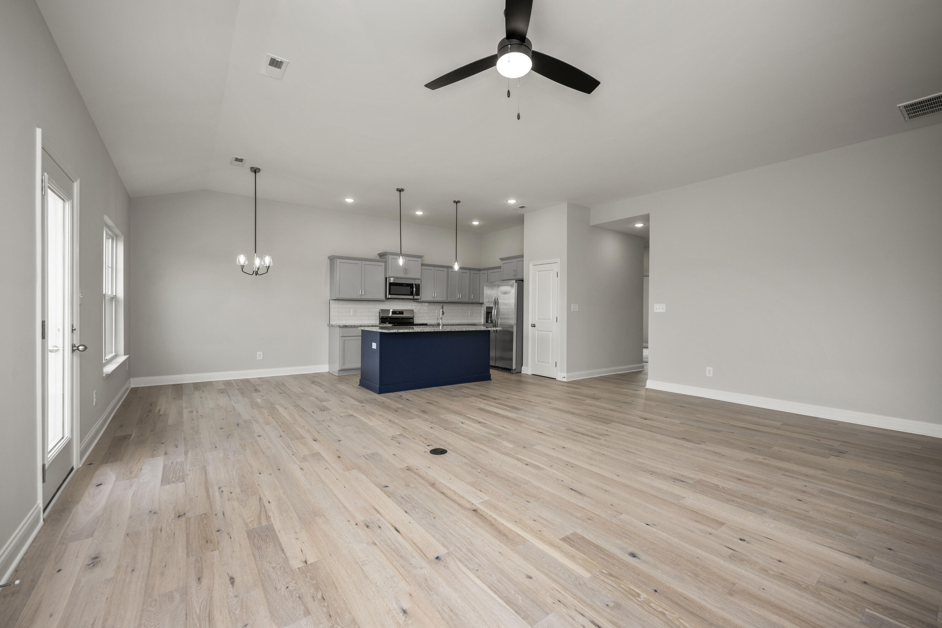 Richmond, Kentucky 40475, United States, 3 Bedrooms Bedrooms, ,2 BathroomsBathrooms,Residential,Pending,172694