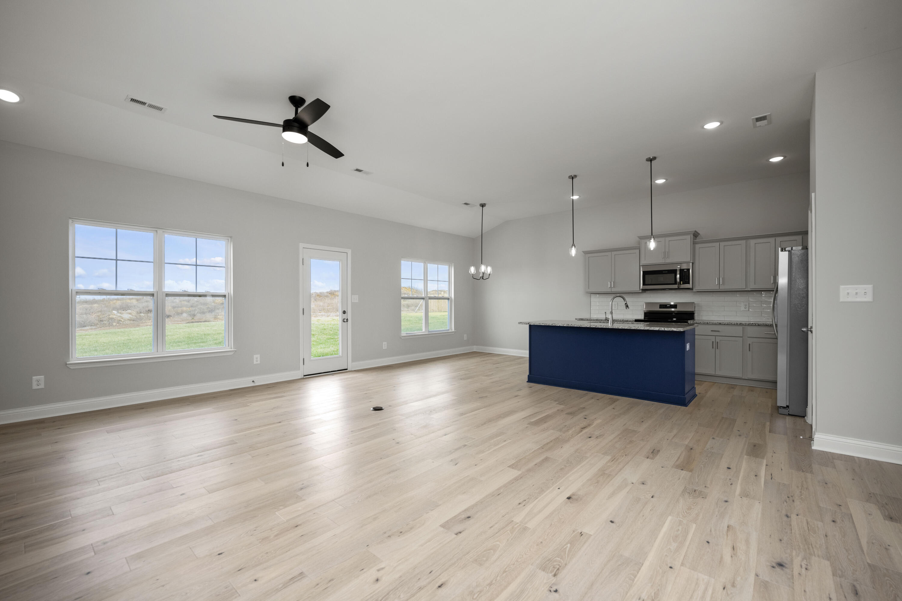 Richmond, Kentucky 40475, United States, 3 Bedrooms Bedrooms, ,2 BathroomsBathrooms,Residential,Pending,172694