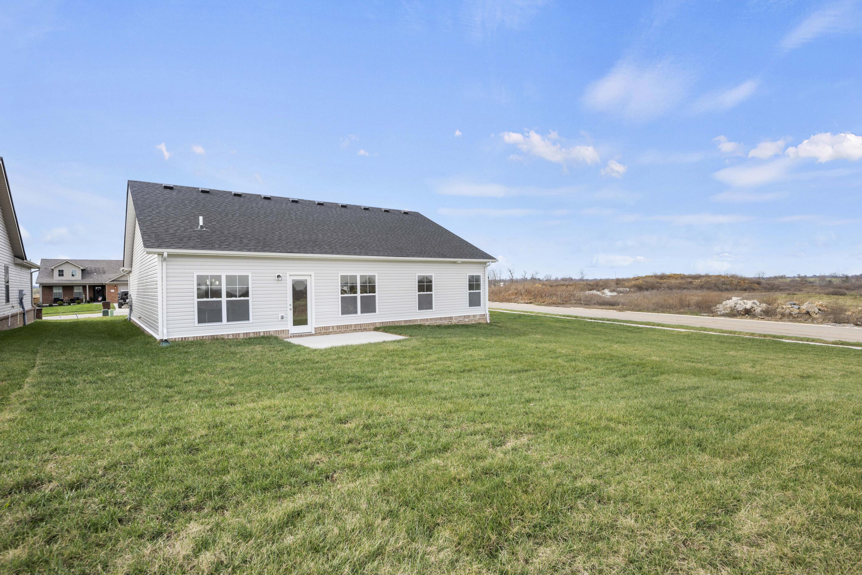 Richmond, Kentucky 40475, United States, 3 Bedrooms Bedrooms, ,2 BathroomsBathrooms,Residential,Pending,172694