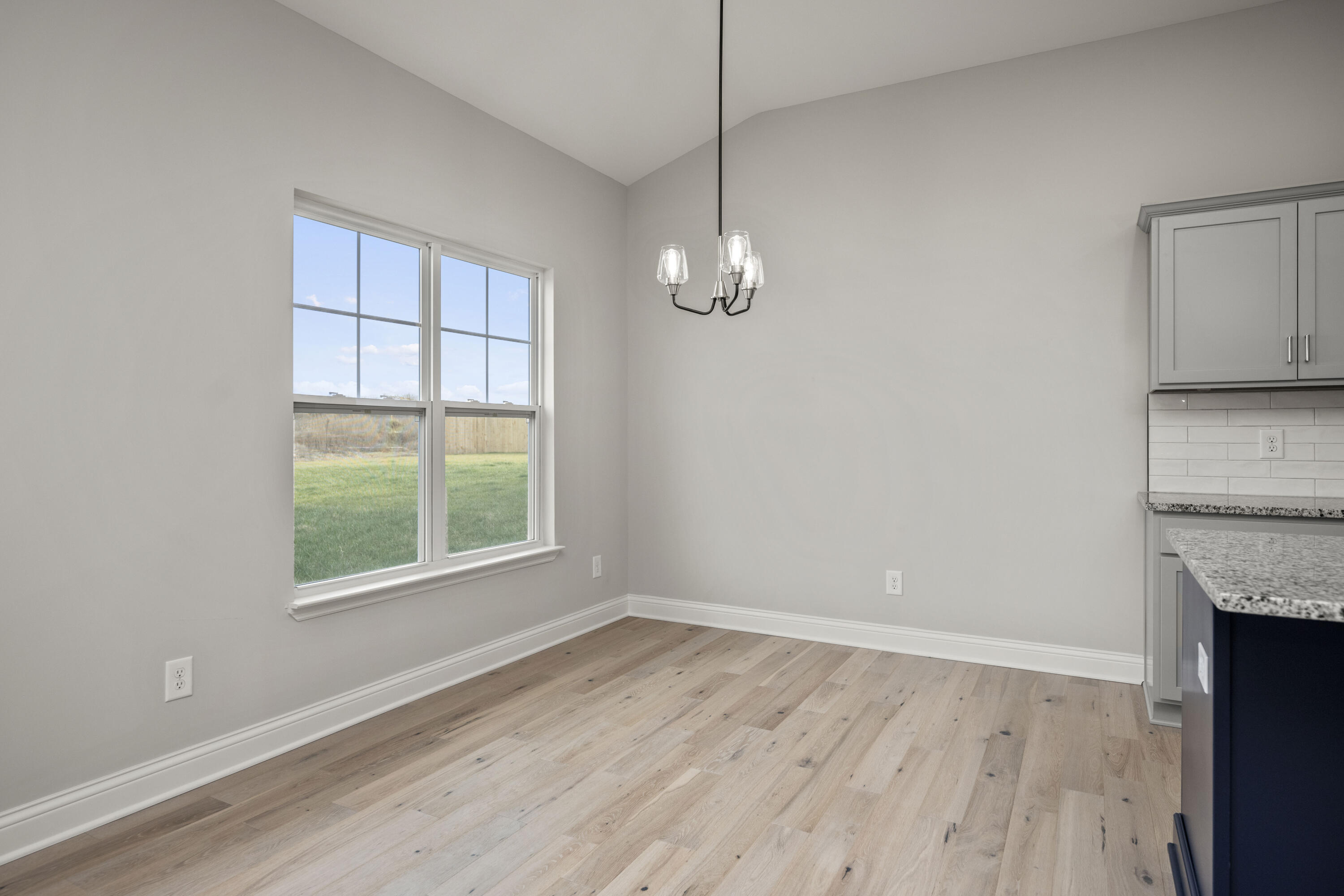 Richmond, Kentucky 40475, United States, 3 Bedrooms Bedrooms, ,2 BathroomsBathrooms,Residential,Pending,172694