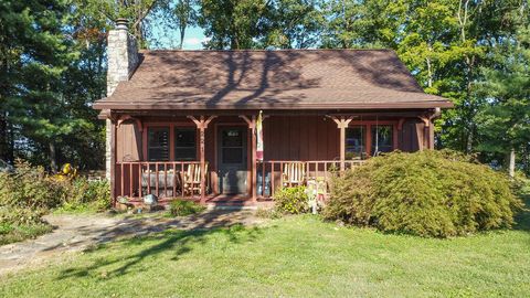 Photo of 221 S Lake Bluff Lane, Scottsville, KY 42164 (MLS # 25503030)