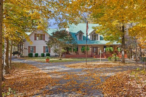 Photo of 384 Avawam Drive, Richmond, KY 40475 (MLS # 25502654)