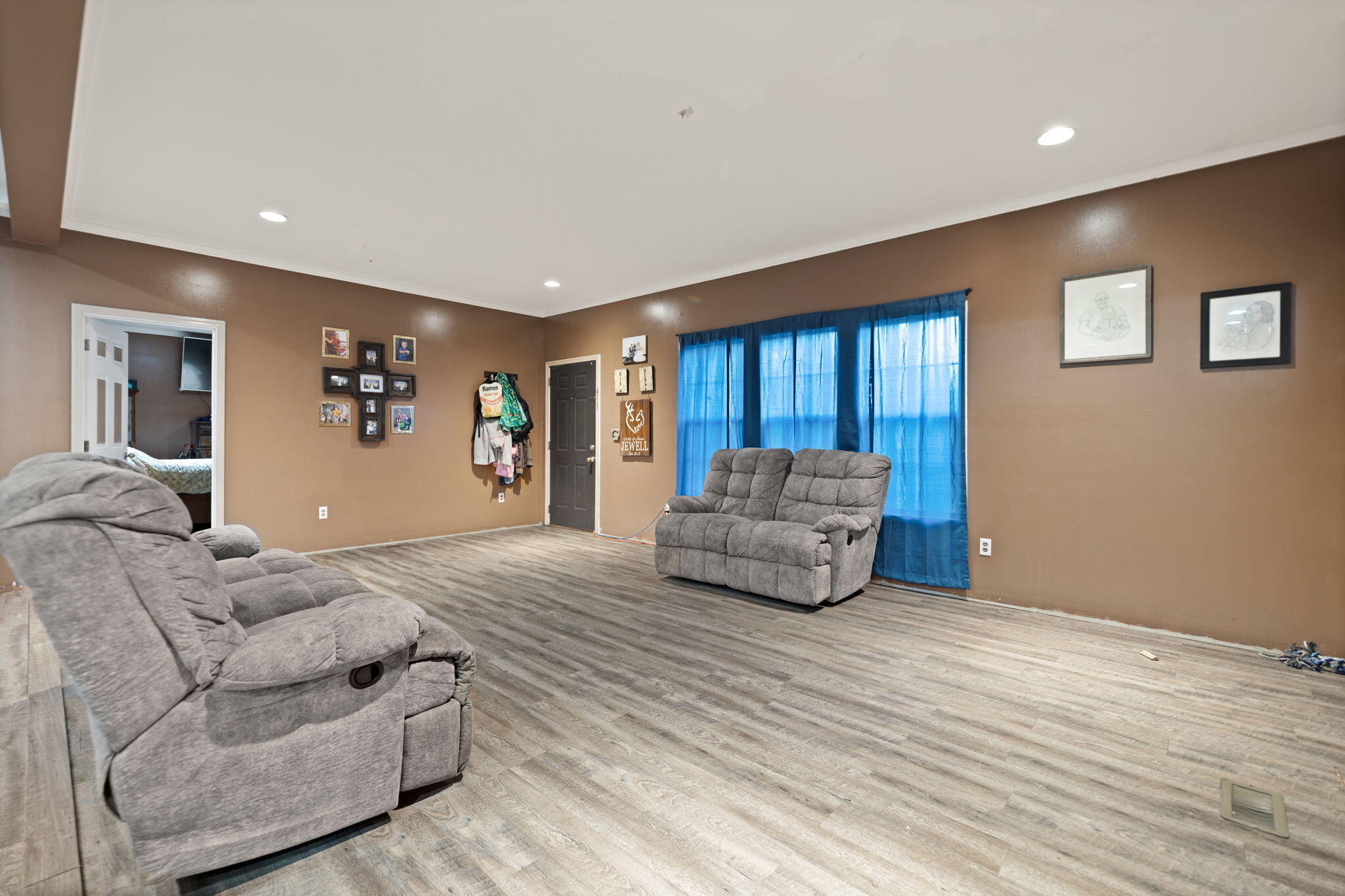 Campton, Kentucky 41301, United States, 3 Bedrooms Bedrooms, ,2 BathroomsBathrooms,Residential,Active,42128