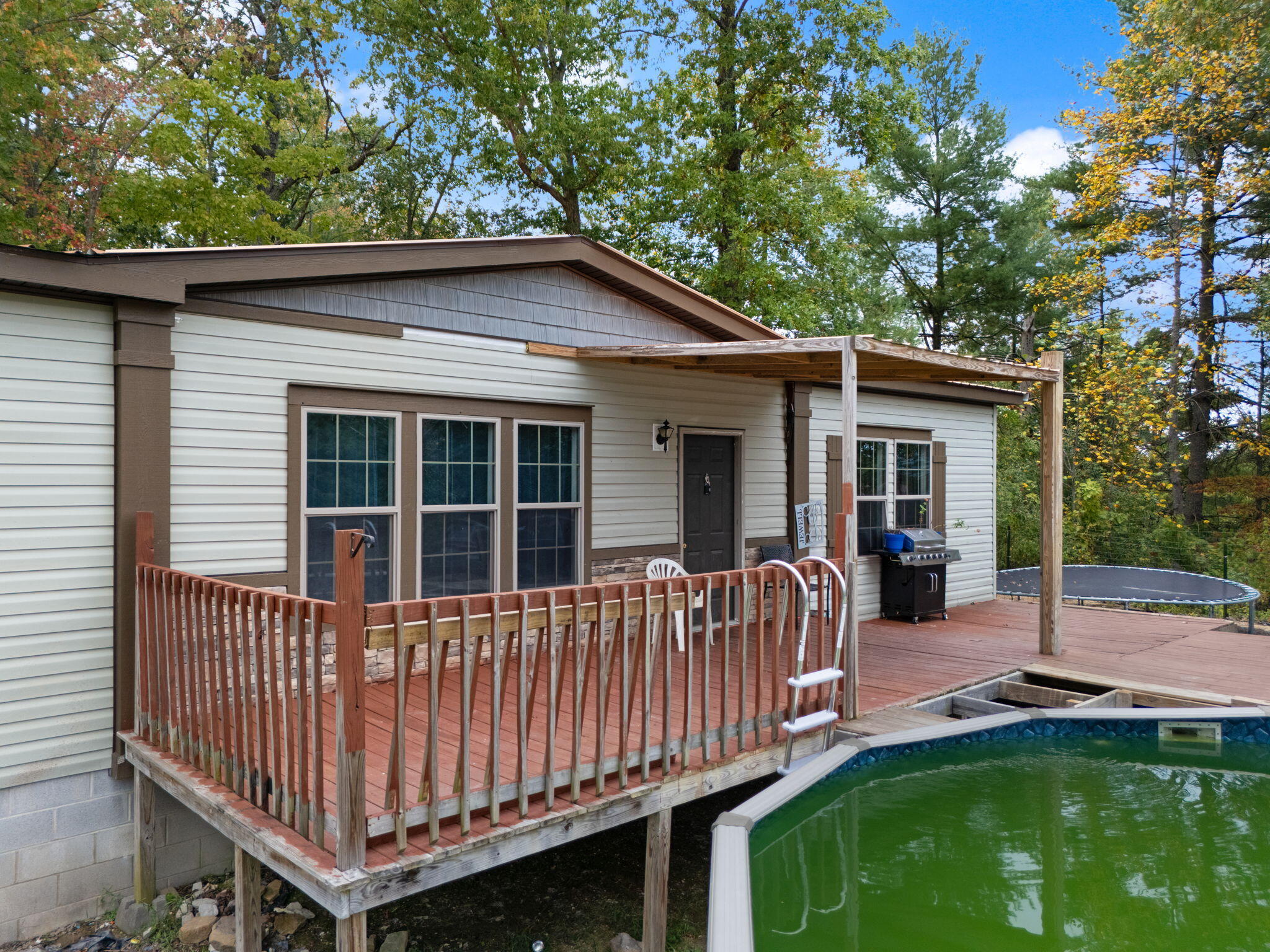 Campton, Kentucky 41301, United States, 3 Bedrooms Bedrooms, ,2 BathroomsBathrooms,Residential,Active,42128