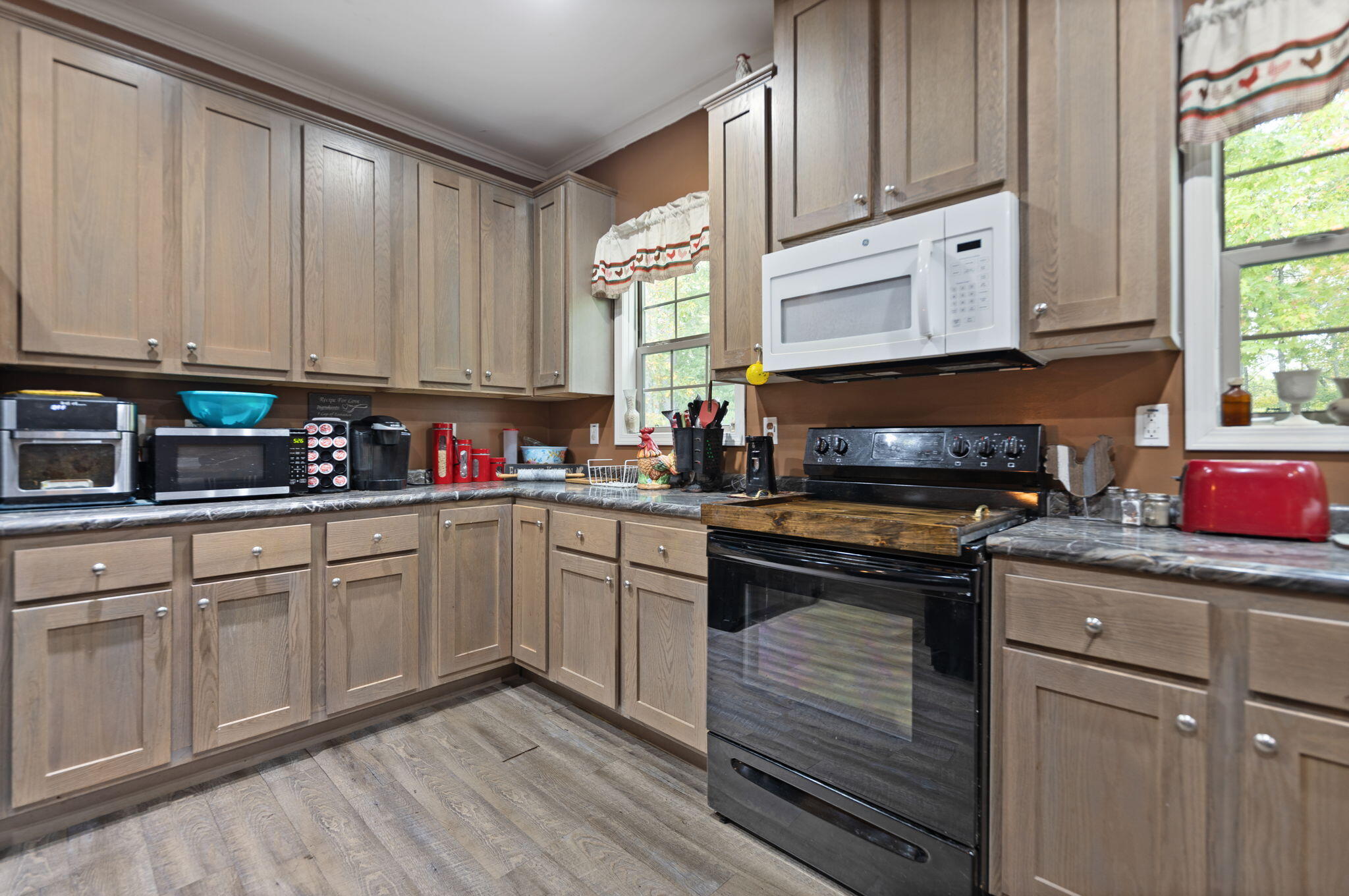 Campton, Kentucky 41301, United States, 3 Bedrooms Bedrooms, ,2 BathroomsBathrooms,Residential,Active,42128