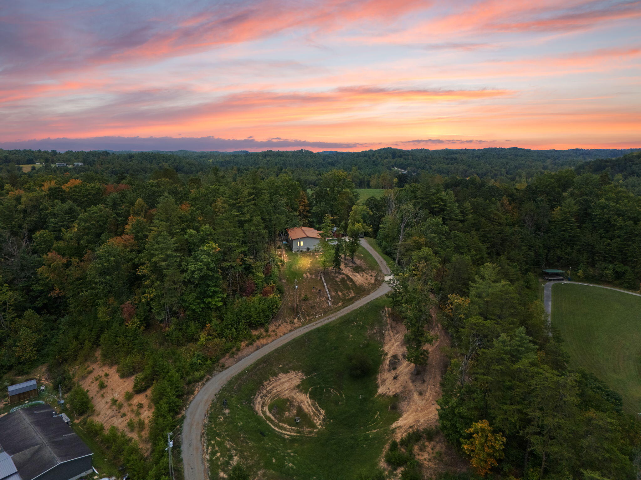 Campton, Kentucky 41301, United States, 3 Bedrooms Bedrooms, ,2 BathroomsBathrooms,Residential,Active,42128