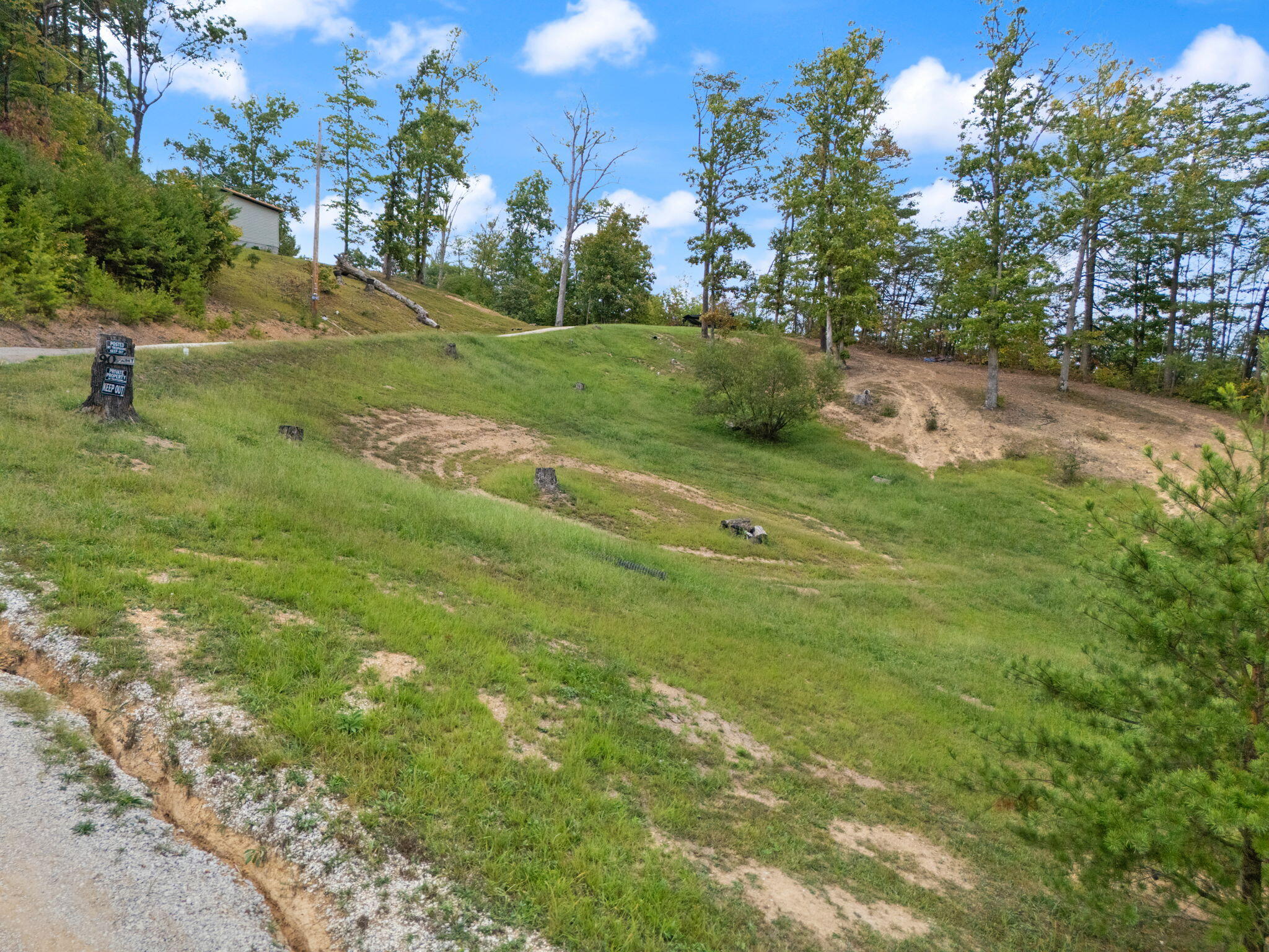 Campton, Kentucky 41301, United States, 3 Bedrooms Bedrooms, ,2 BathroomsBathrooms,Residential,Active,42128