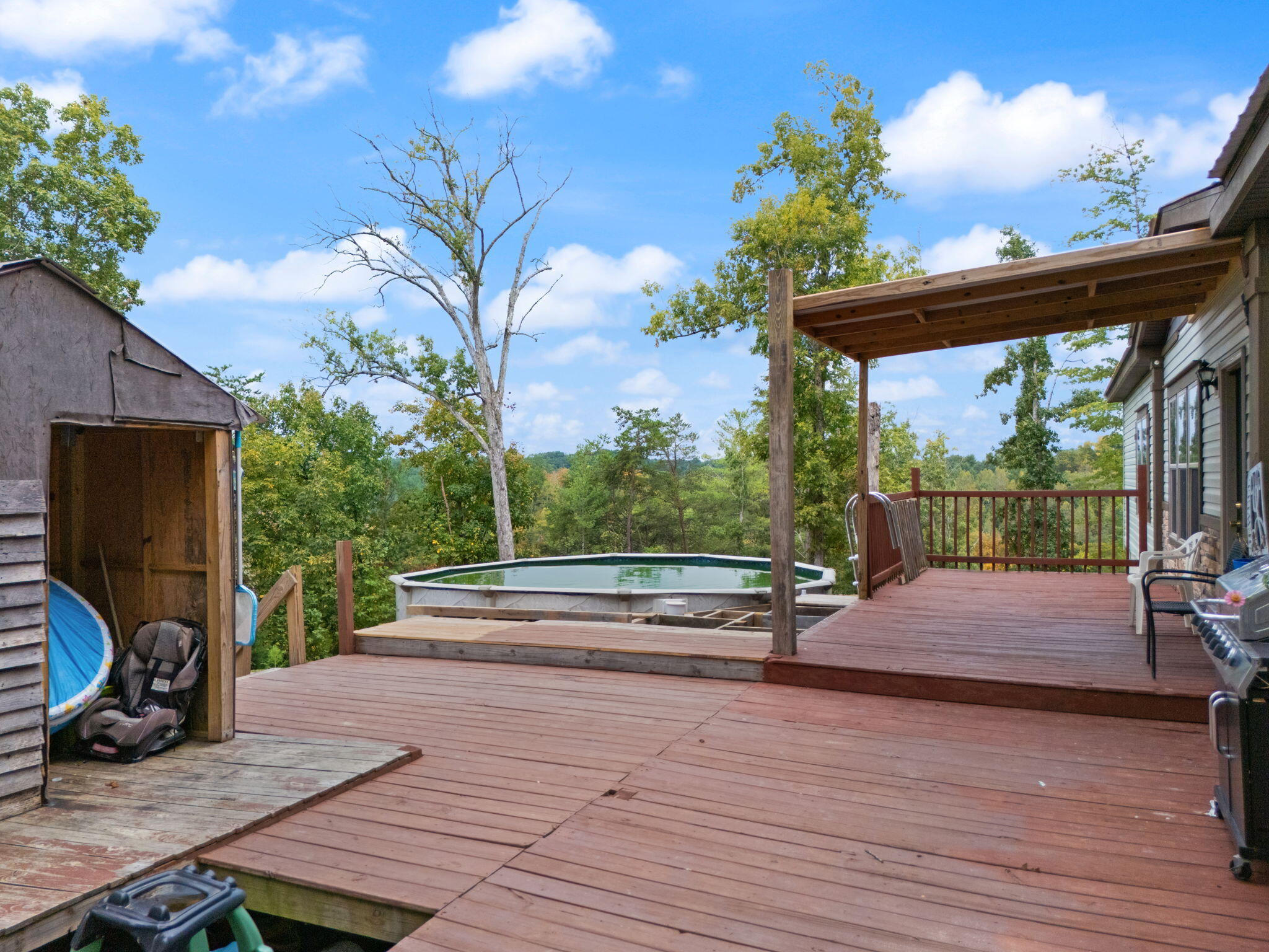 Campton, Kentucky 41301, United States, 3 Bedrooms Bedrooms, ,2 BathroomsBathrooms,Residential,Active,42128