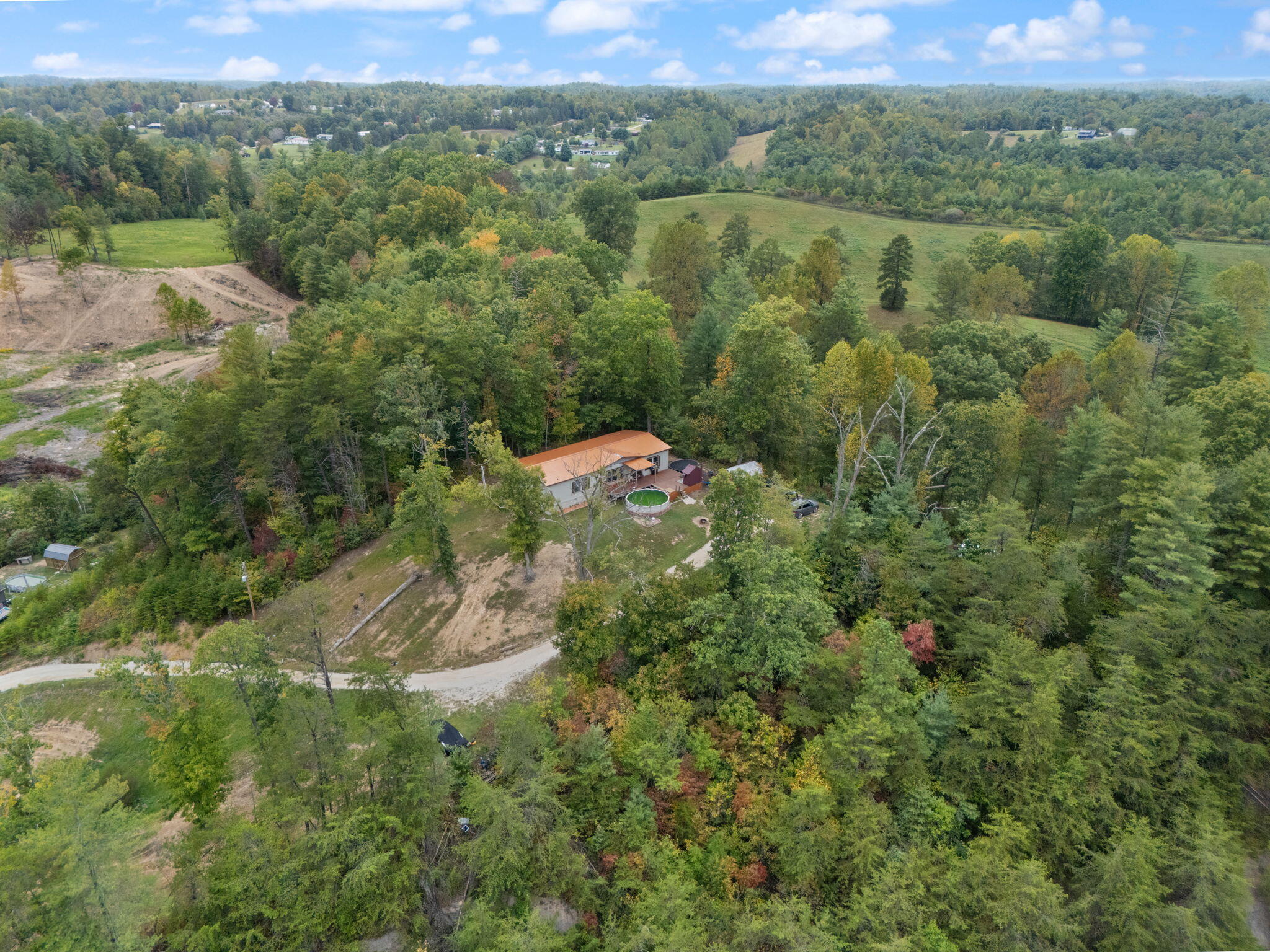 Campton, Kentucky 41301, United States, 3 Bedrooms Bedrooms, ,2 BathroomsBathrooms,Residential,Active,42128