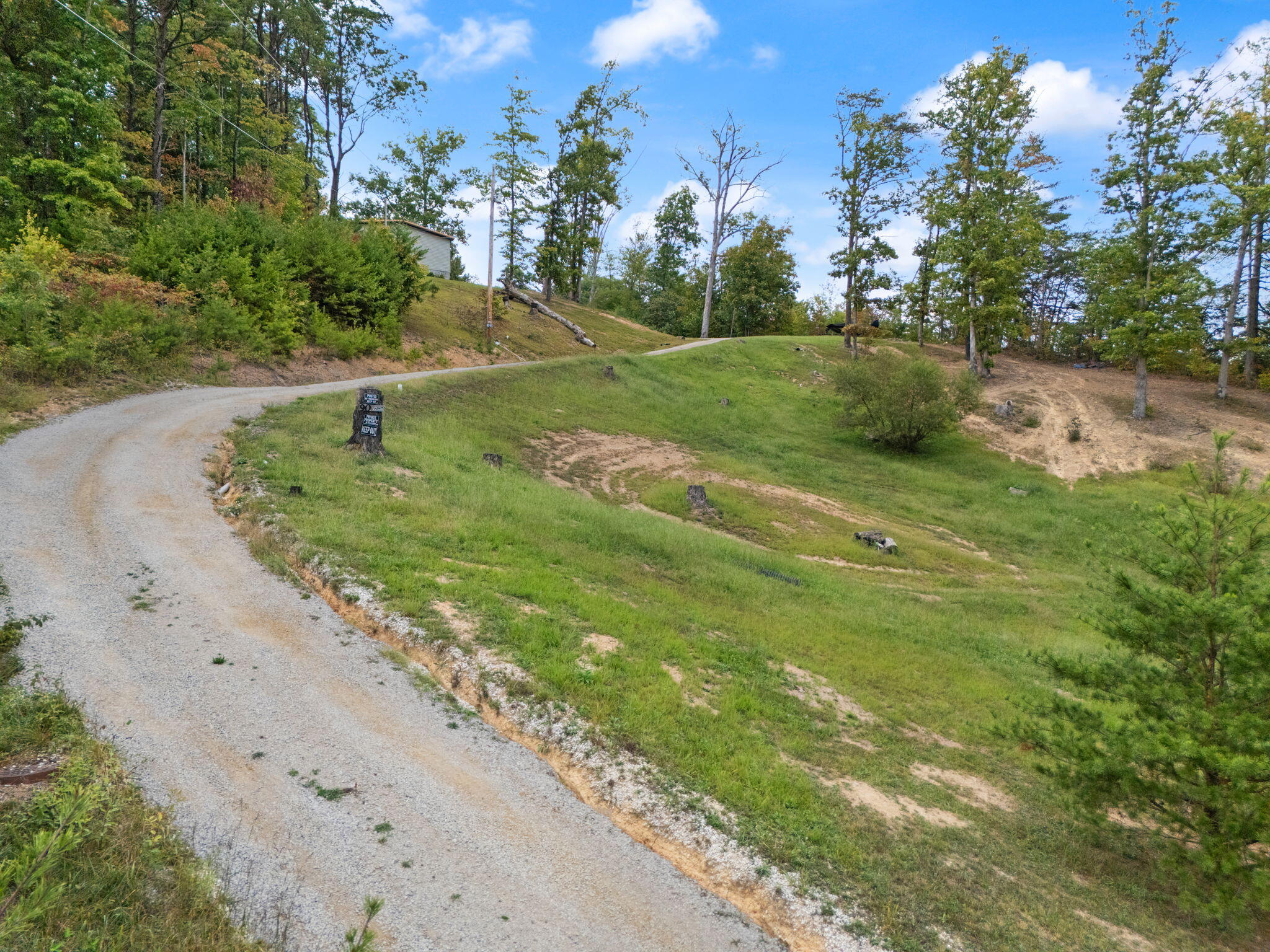 Campton, Kentucky 41301, United States, 3 Bedrooms Bedrooms, ,2 BathroomsBathrooms,Residential,Active,42128