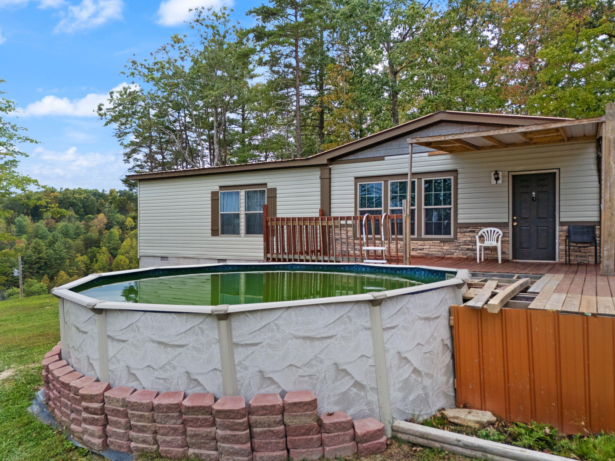 Campton, Kentucky 41301, United States, 3 Bedrooms Bedrooms, ,2 BathroomsBathrooms,Residential,Active,42128