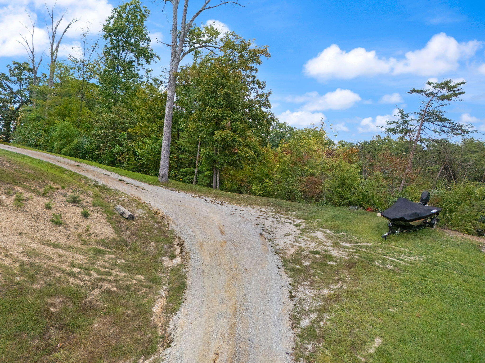 Campton, Kentucky 41301, United States, 3 Bedrooms Bedrooms, ,2 BathroomsBathrooms,Residential,Active,42128