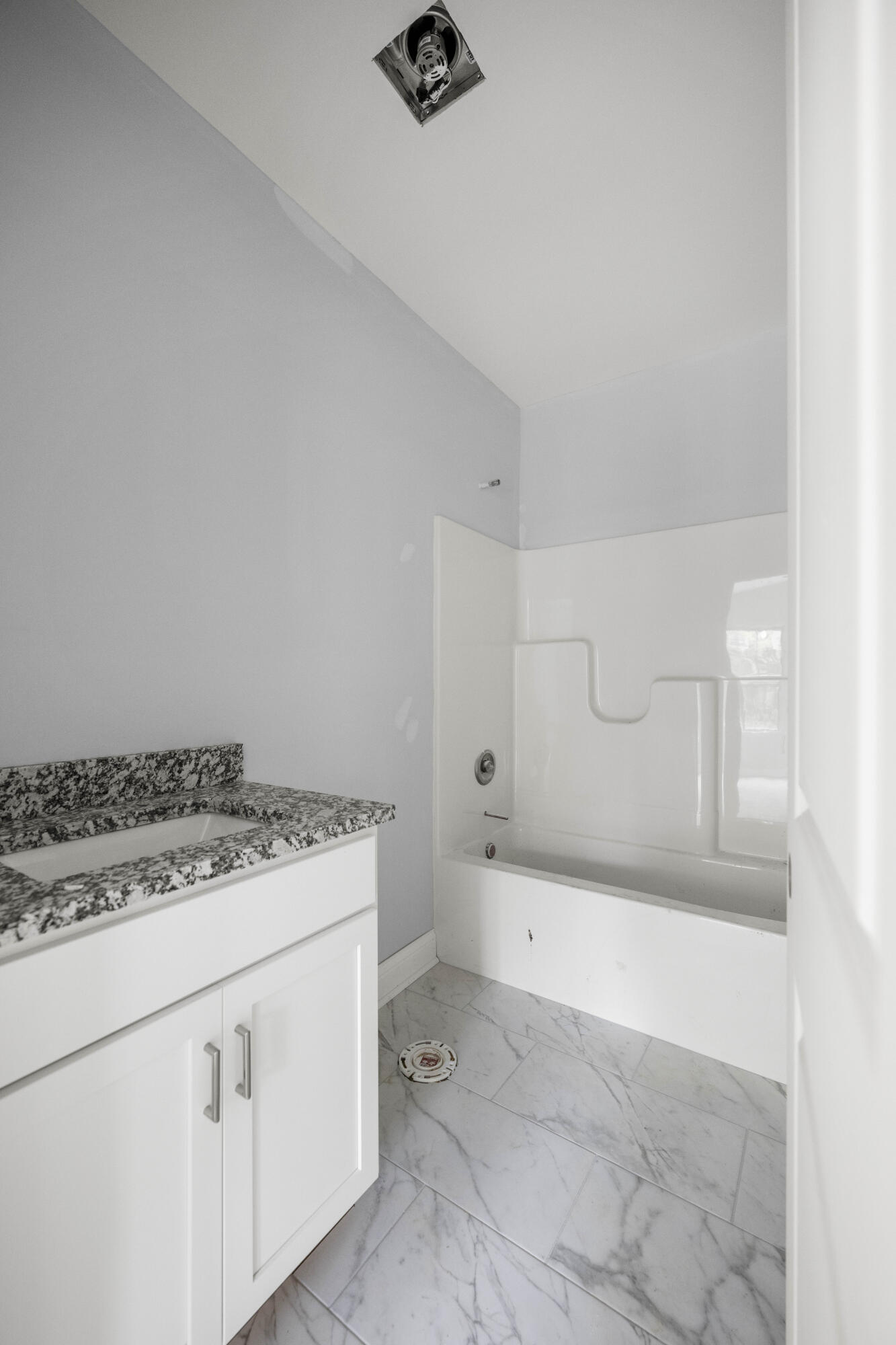 Richmond, Kentucky 40475, United States, 4 Bedrooms Bedrooms, ,3 BathroomsBathrooms,Residential,Active,12836