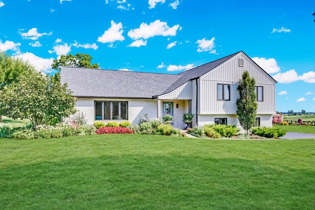 Photo of 1009 Melrose Drive, Danville, KY 40422 (MLS # 26025633)