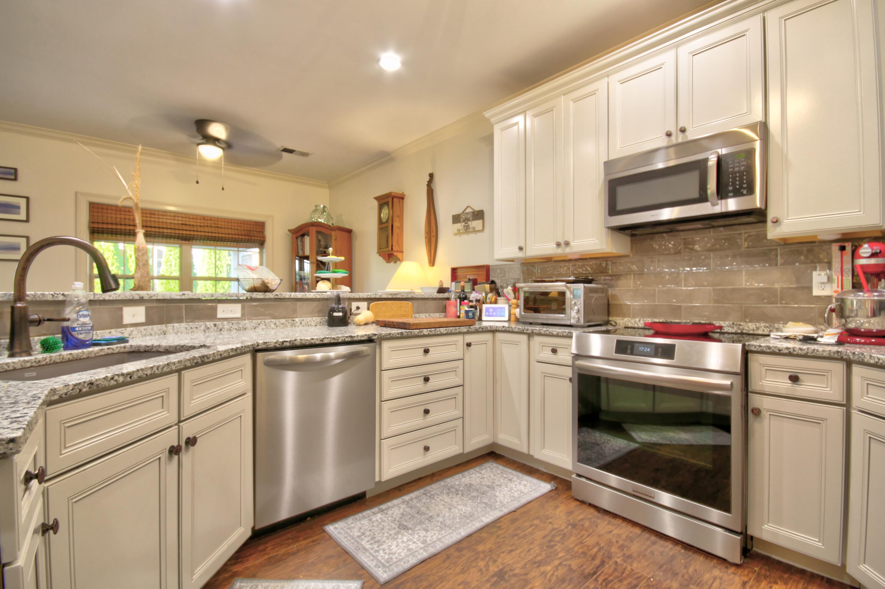 Lexington, Kentucky 40515, United States, 3 Bedrooms Bedrooms, ,2 BathroomsBathrooms,Residential,Active,230068