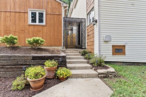 Photo of 1077 Armstrong Mill Road, Lexington, KY 40517 (MLS # 25501841)