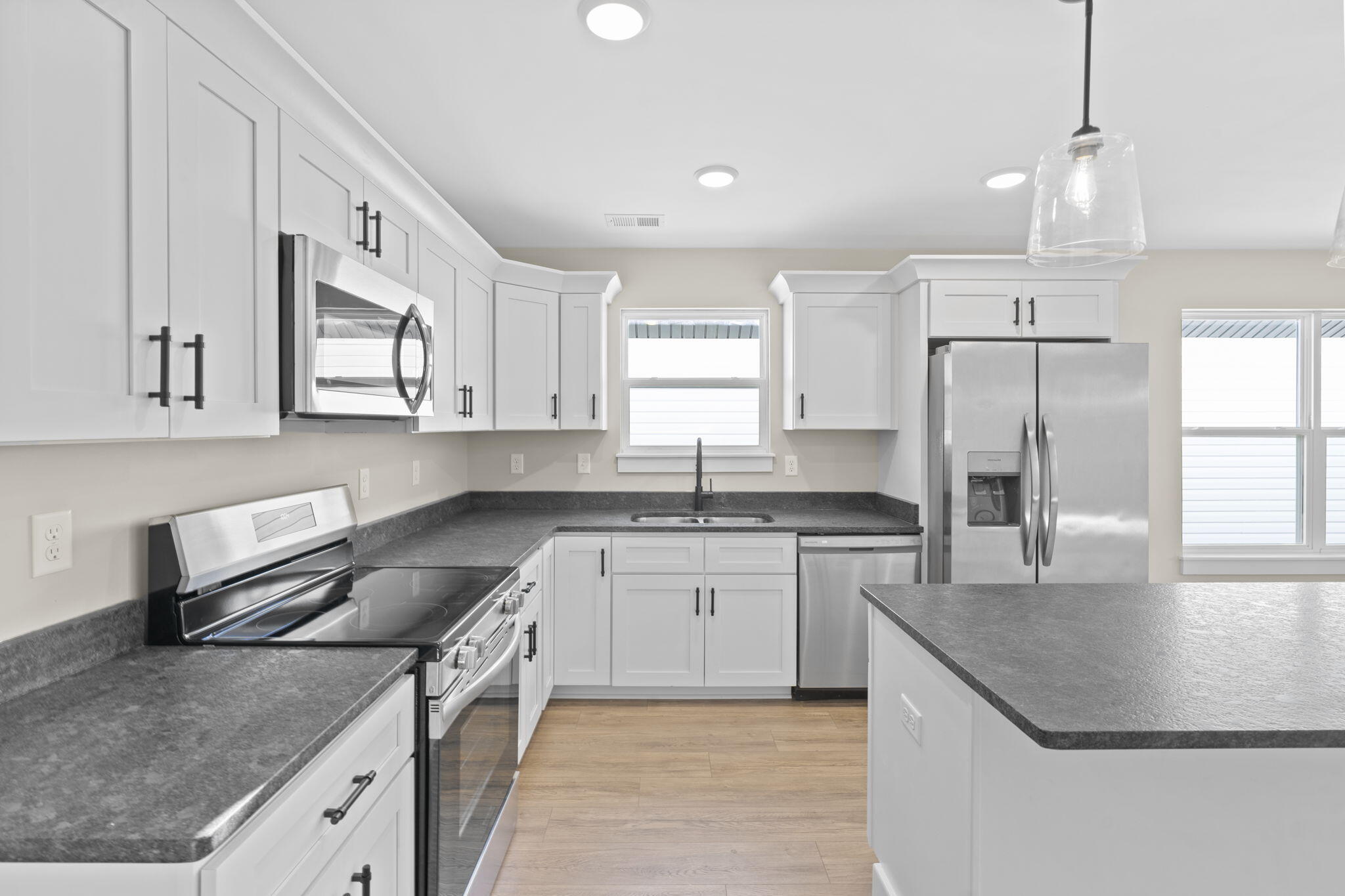 1817 Eden Cove