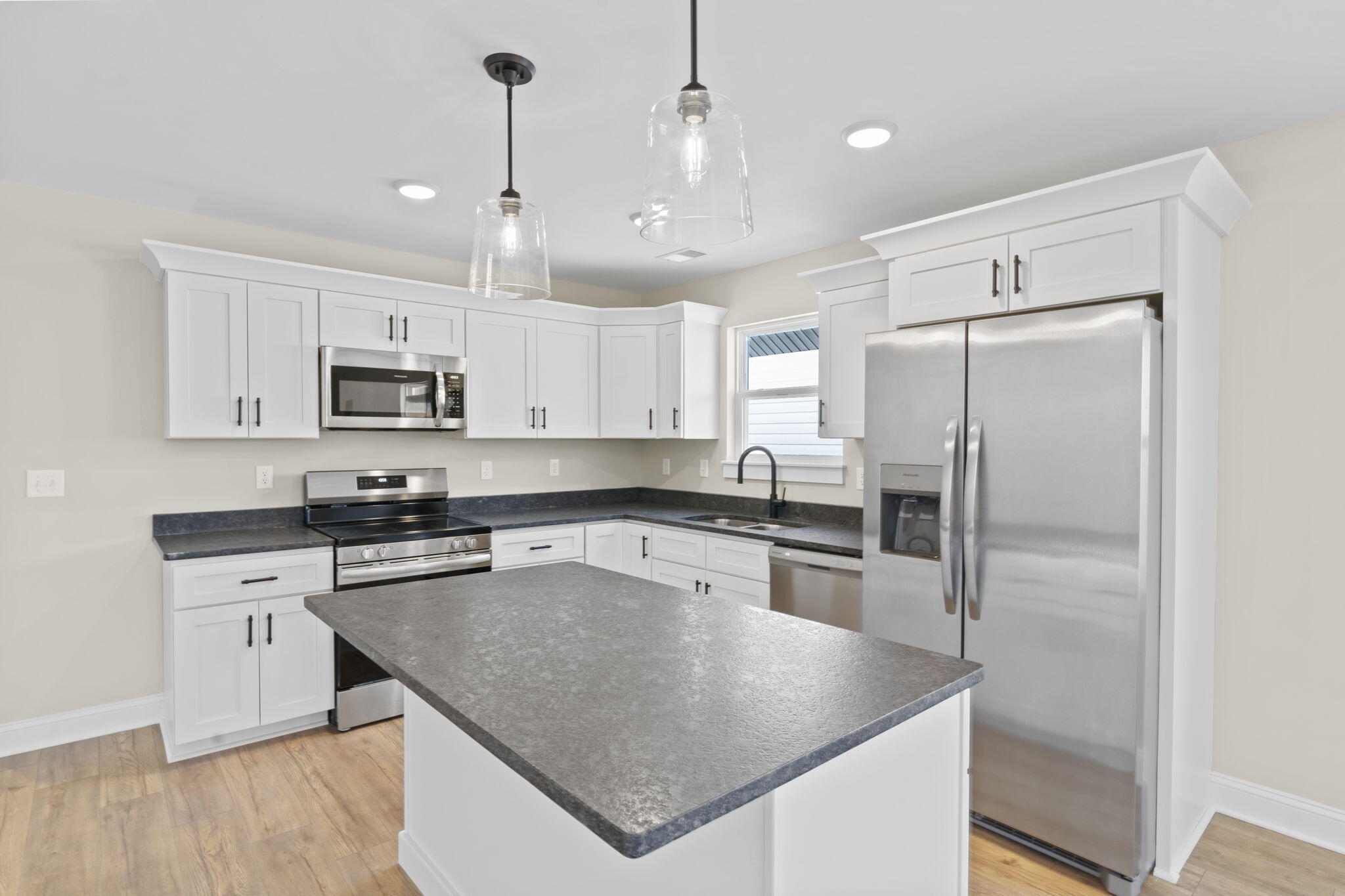 1817 Eden Cove