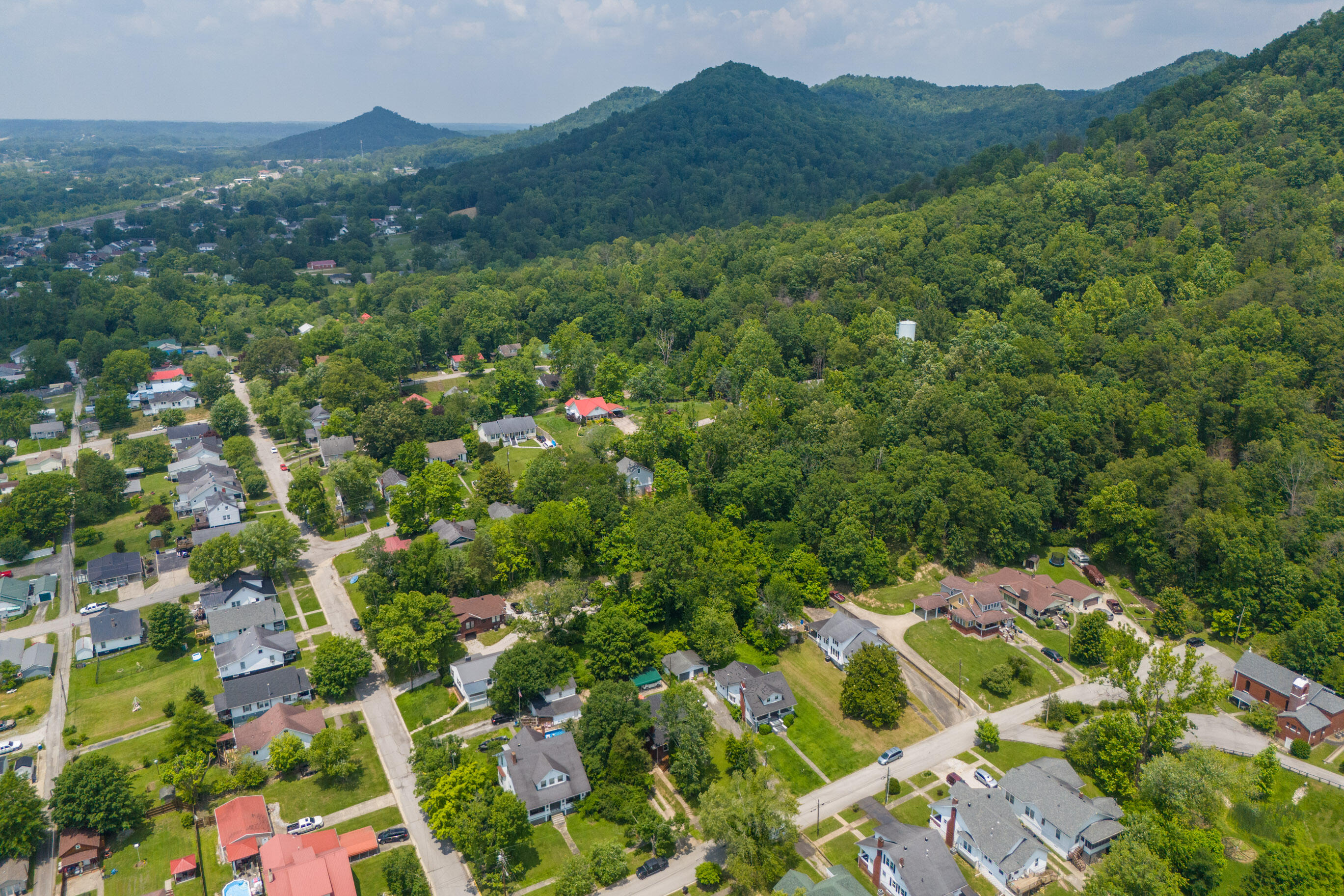 Ravenna, Kentucky 40472, United States, 4 Bedrooms Bedrooms, ,1 BathroomBathrooms,Residential,Active,145473