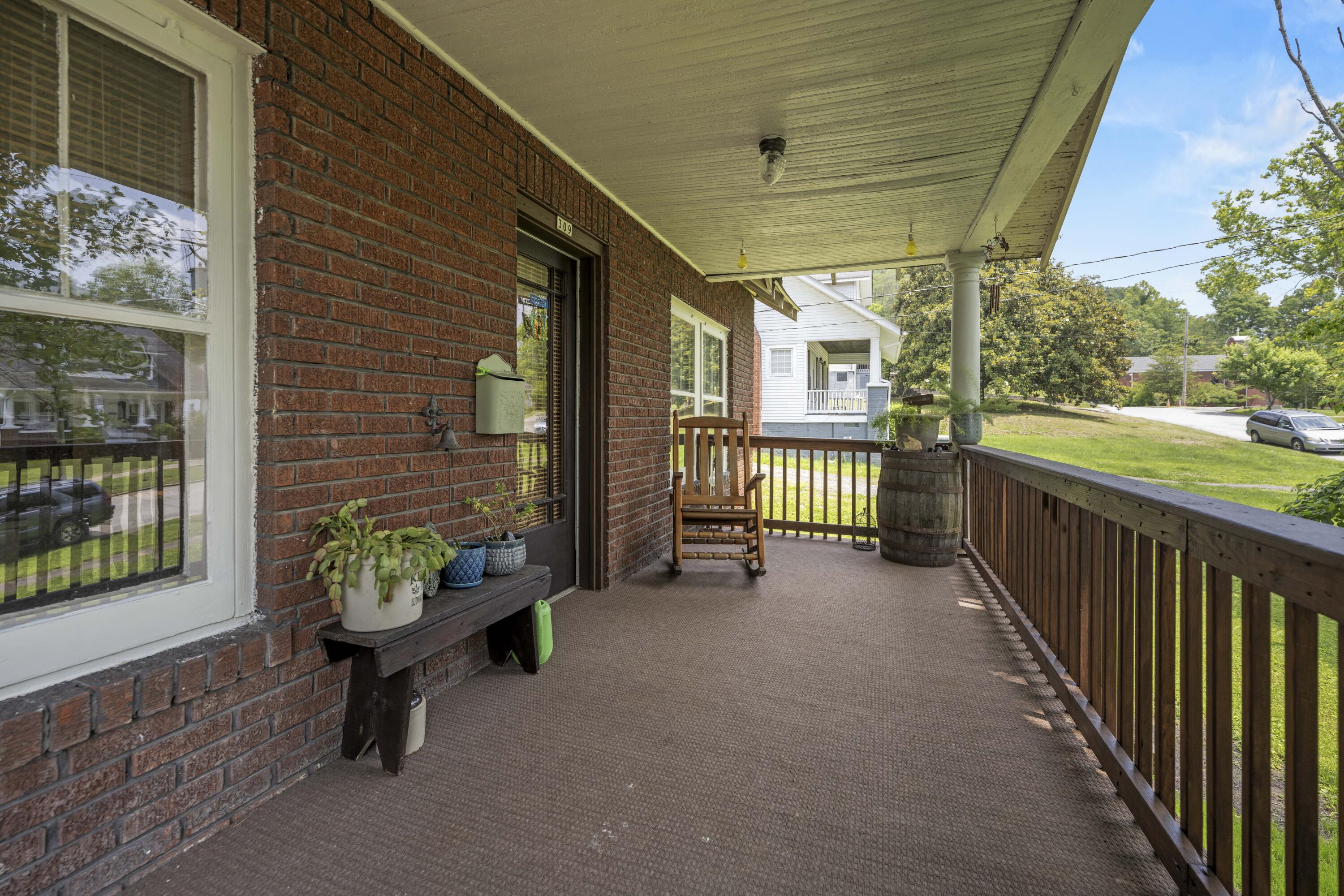 Ravenna, Kentucky 40472, United States, 4 Bedrooms Bedrooms, ,1 BathroomBathrooms,Residential,Active,145473