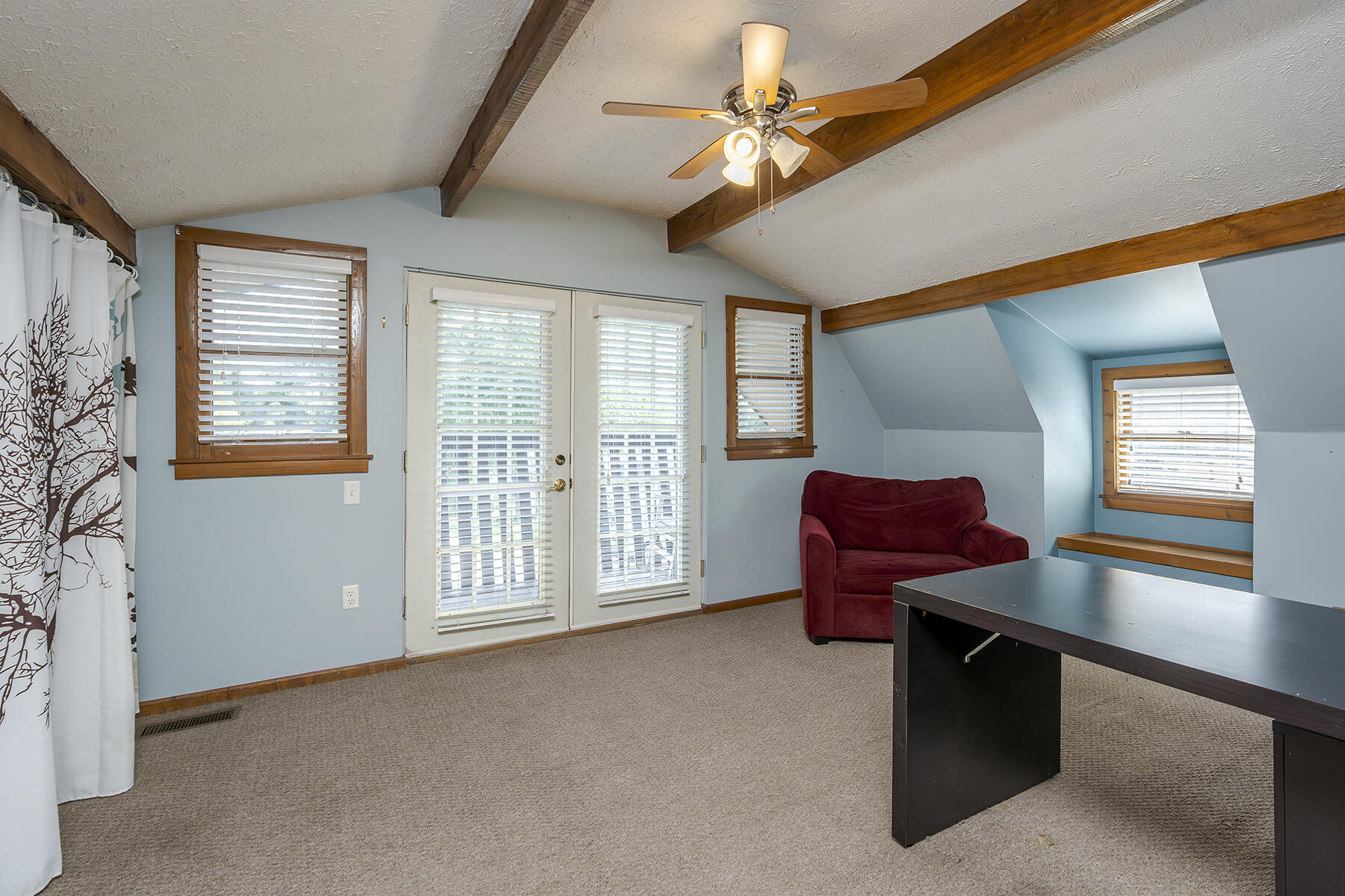 Berea, Kentucky 40403, United States, 3 Bedrooms Bedrooms, ,2 BathroomsBathrooms,Residential,Active,163705