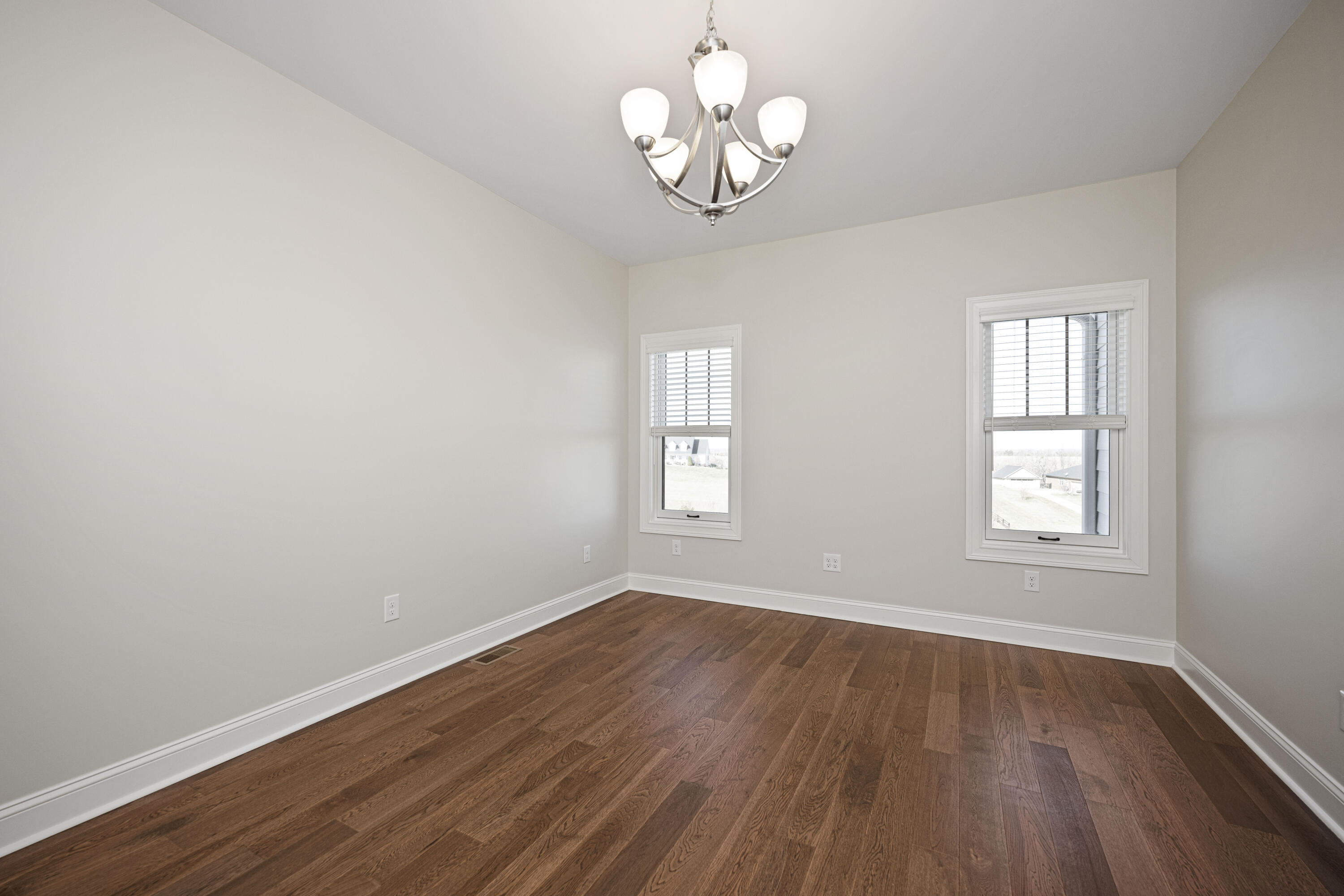 Richmond, Kentucky 40475, United States, 3 Bedrooms Bedrooms, ,3 BathroomsBathrooms,Residential,Active,80720