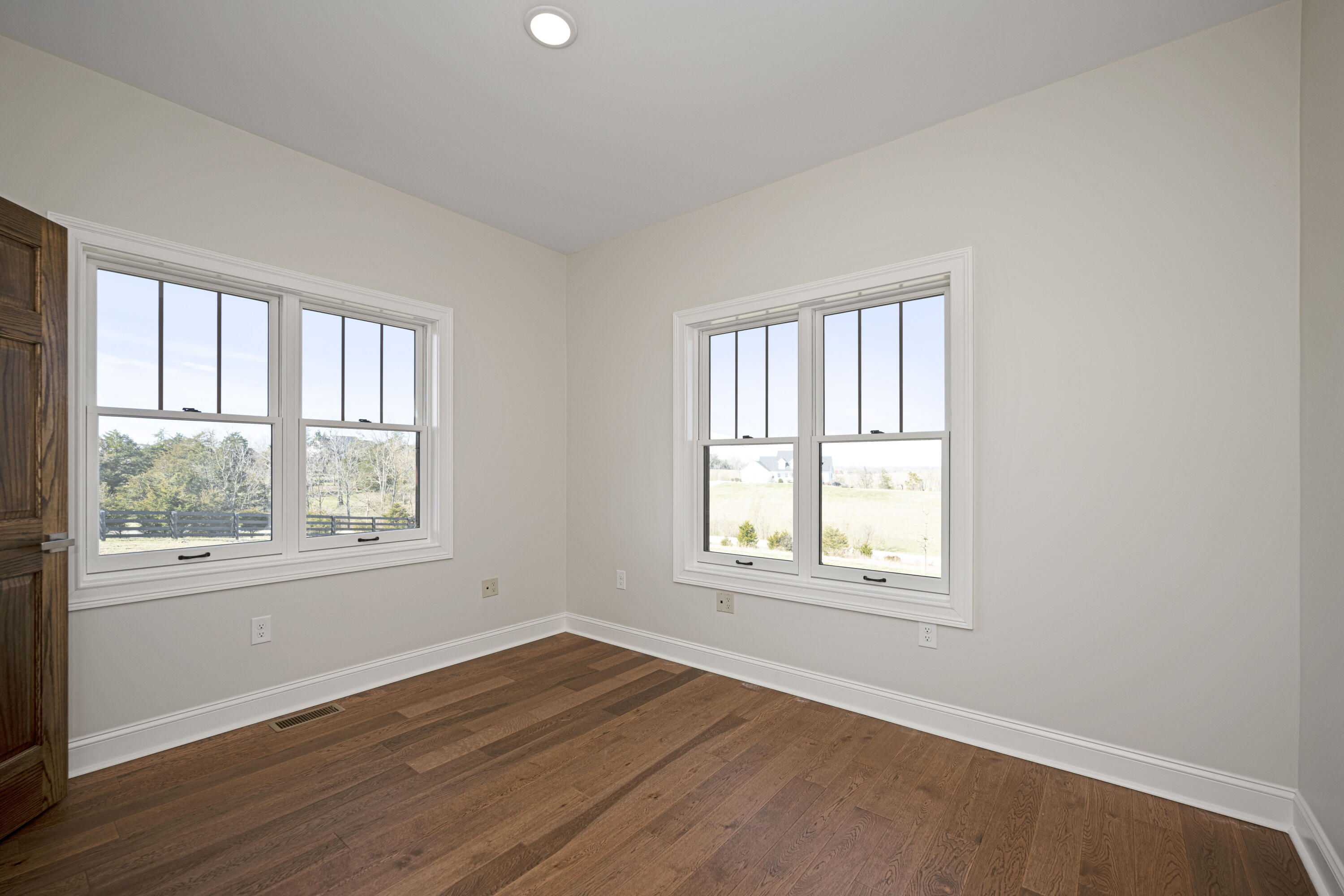 Richmond, Kentucky 40475, United States, 3 Bedrooms Bedrooms, ,3 BathroomsBathrooms,Residential,Active,80720