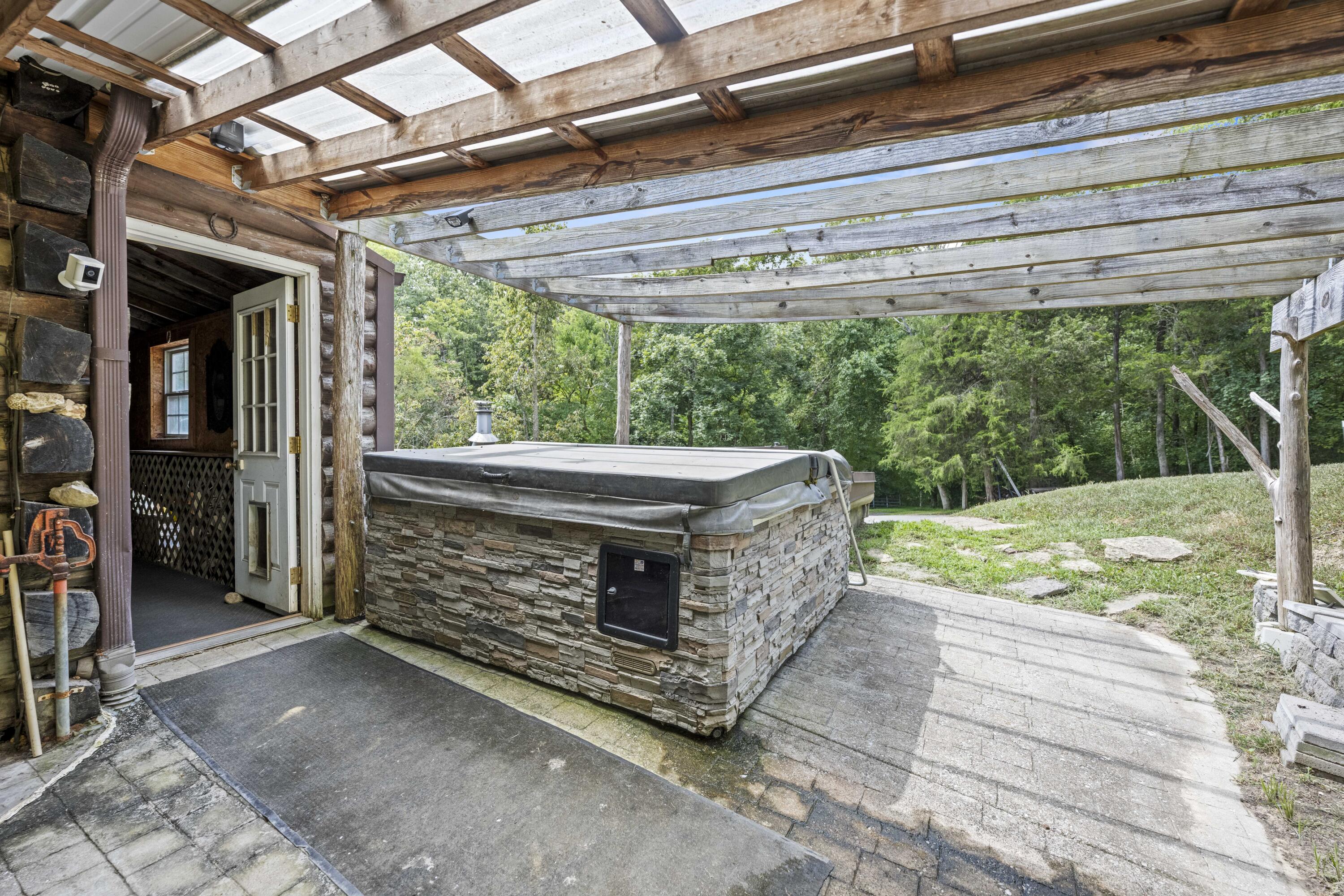 Richmond, Kentucky 40475, United States, 3 Bedrooms Bedrooms, ,2 BathroomsBathrooms,Residential,Active,122179