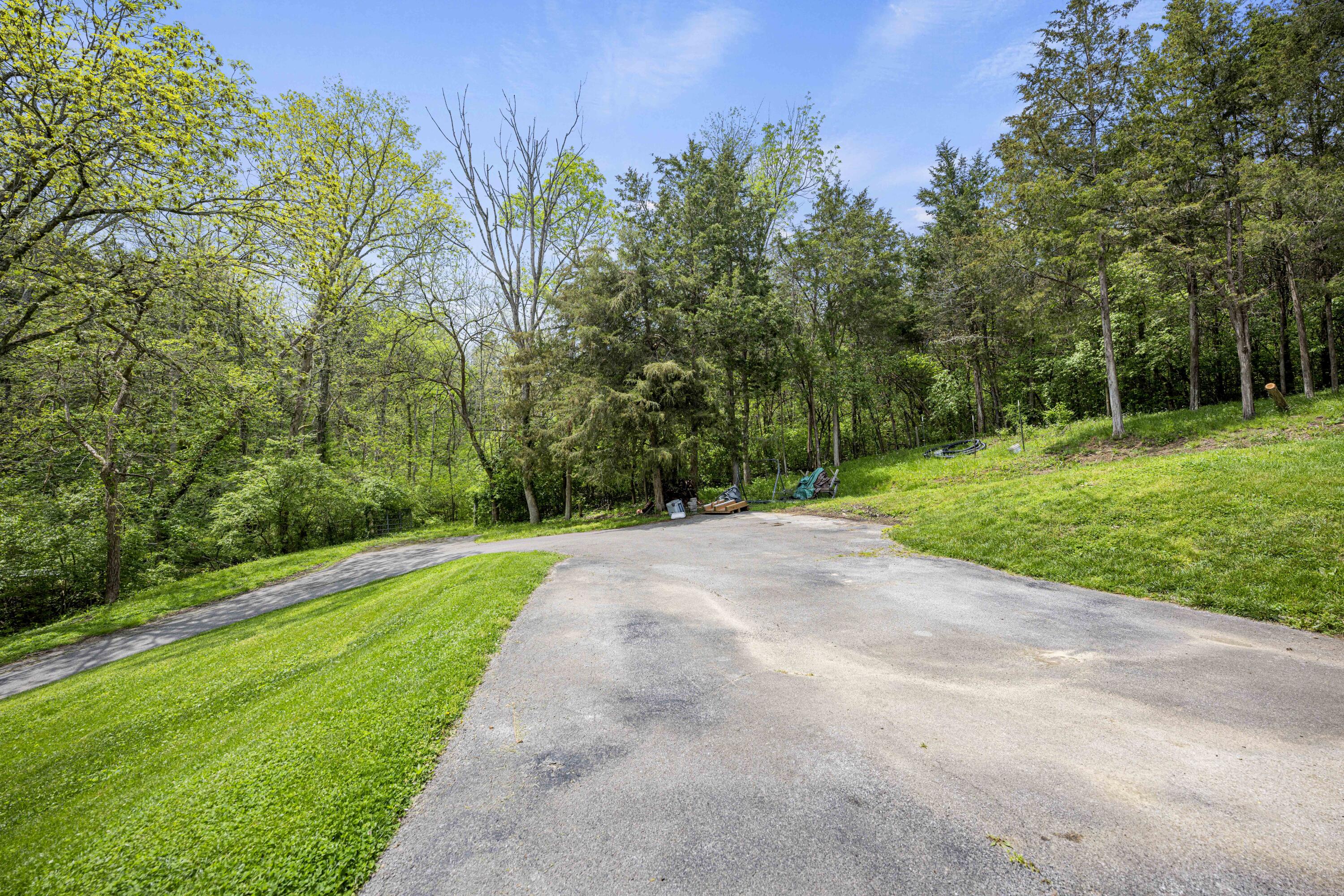 Richmond, Kentucky 40475, United States, 3 Bedrooms Bedrooms, ,2 BathroomsBathrooms,Residential,Active,122179