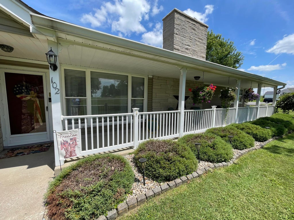 Photo of 102 Maplewood Drive, Lancaster, KY 40444 (MLS # 26020610)