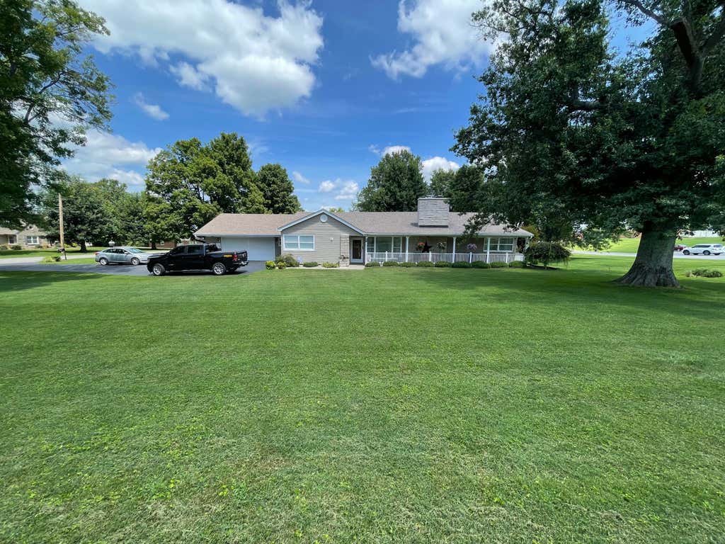 Photo of 102 Maplewood Drive, Lancaster, KY 40444 (MLS # 26020610)