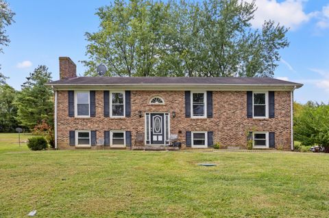 Photo of 57 Leesburg Farms Lane, Cynthiana, KY 41031 (MLS # 25503545)
