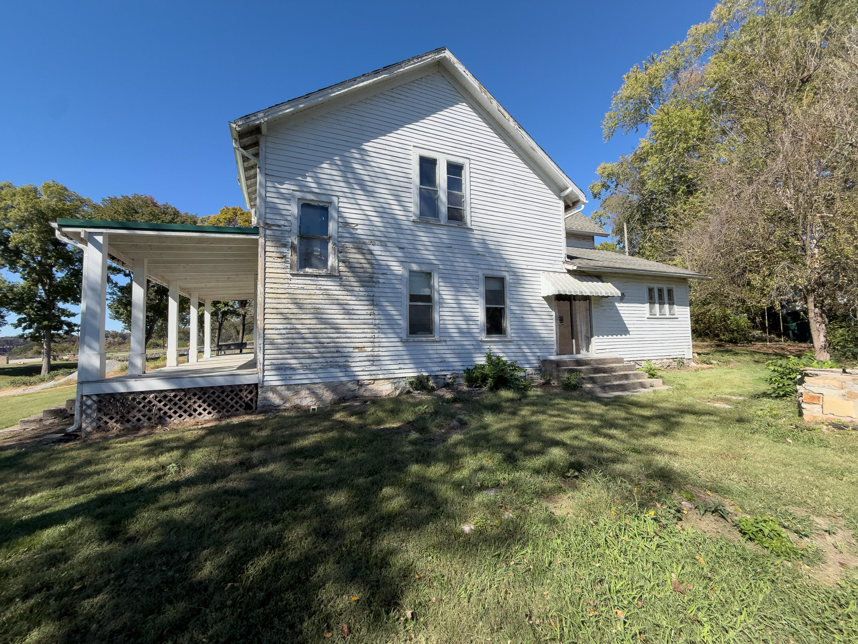 510 W Lakeshore Drive