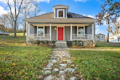 Photo of 9922 Cornishville Road, Harrodsburg, KY 40330 (MLS # 25506626)