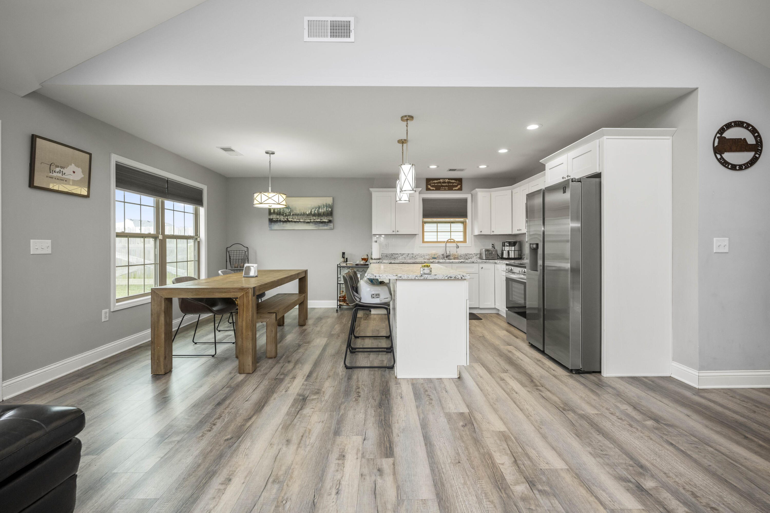 Berea, Kentucky 40403, United States, 3 Bedrooms Bedrooms, ,2 BathroomsBathrooms,Residential,Active,197137